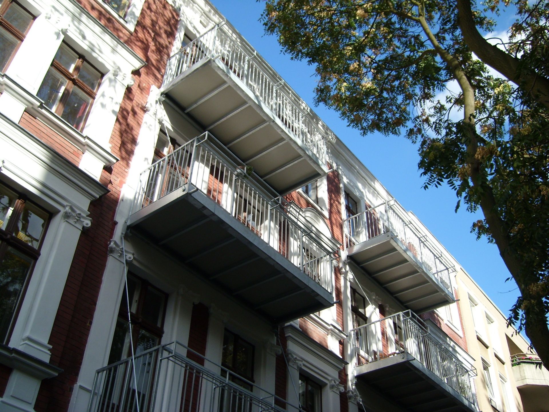 Glasgeländer Balkon - L&S Metallbau
